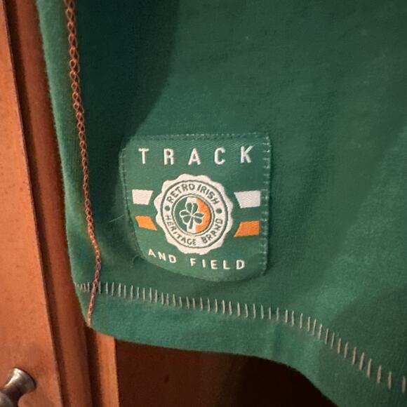 Retro Irish Unisex T-Shirt Green Ireland Patch Celtic Nation Track & Field - Picture 4 of 7